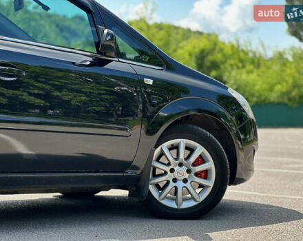 Черный Опель Зафира, объемом двигателя 1.6 л и пробегом 279 тыс. км за 6500 $, фото 6 на Automoto.ua