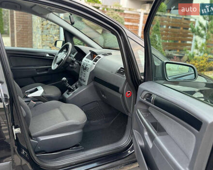 Черный Опель Зафира, объемом двигателя 1.8 л и пробегом 256 тыс. км за 6250 $, фото 35 на Automoto.ua