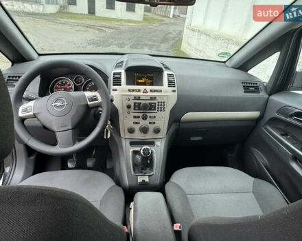 Черный Опель Зафира, объемом двигателя 1.6 л и пробегом 198 тыс. км за 6300 $, фото 20 на Automoto.ua