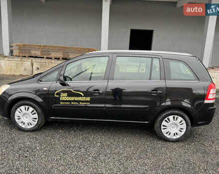 Черный Опель Зафира, объемом двигателя 1.6 л и пробегом 198 тыс. км за 6300 $, фото 8 на Automoto.ua