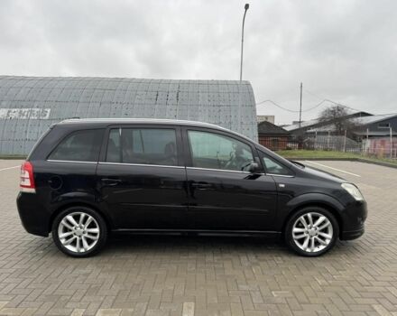 Черный Опель Зафира, объемом двигателя 1.7 л и пробегом 300 тыс. км за 3190 $, фото 3 на Automoto.ua