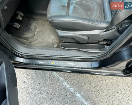 Черный Опель Зафира, объемом двигателя 1.6 л и пробегом 279 тыс. км за 6500 $, фото 39 на Automoto.ua