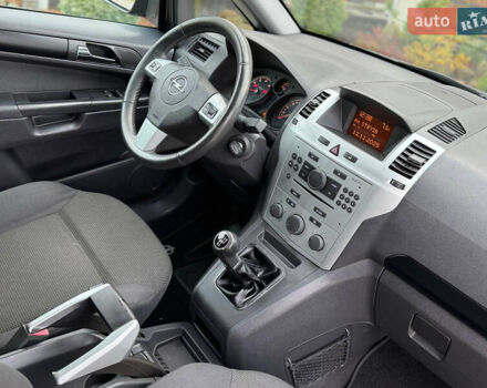 Черный Опель Зафира, объемом двигателя 1.8 л и пробегом 256 тыс. км за 6250 $, фото 40 на Automoto.ua