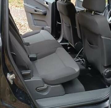 Черный Опель Зафира, объемом двигателя 1.69 л и пробегом 290 тыс. км за 6499 $, фото 13 на Automoto.ua