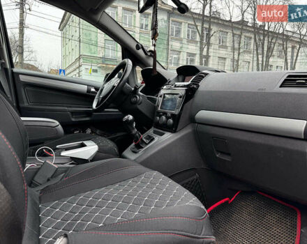 Черный Опель Зафира, объемом двигателя 1.6 л и пробегом 218 тыс. км за 7690 $, фото 38 на Automoto.ua