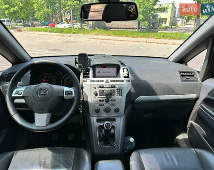 Черный Опель Зафира, объемом двигателя 1.6 л и пробегом 279 тыс. км за 6500 $, фото 54 на Automoto.ua