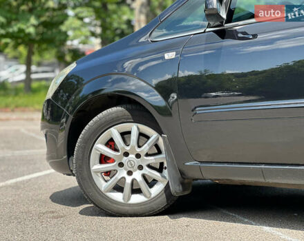 Черный Опель Зафира, объемом двигателя 1.6 л и пробегом 279 тыс. км за 6500 $, фото 13 на Automoto.ua