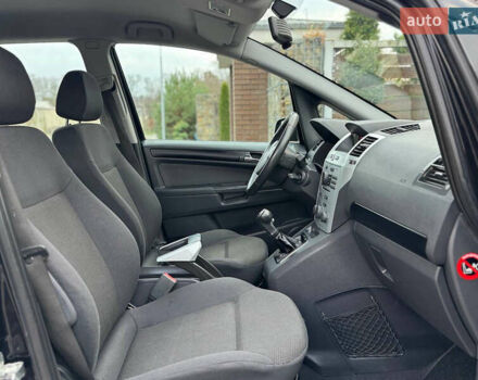 Черный Опель Зафира, объемом двигателя 1.8 л и пробегом 256 тыс. км за 6250 $, фото 37 на Automoto.ua