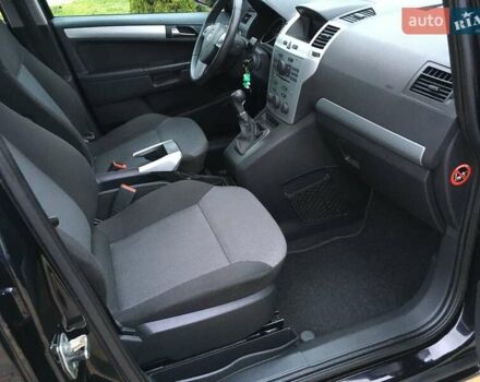 Черный Опель Зафира, объемом двигателя 1.6 л и пробегом 121 тыс. км за 6999 $, фото 39 на Automoto.ua