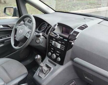 Черный Опель Зафира, объемом двигателя 1.8 л и пробегом 226 тыс. км за 7100 $, фото 7 на Automoto.ua