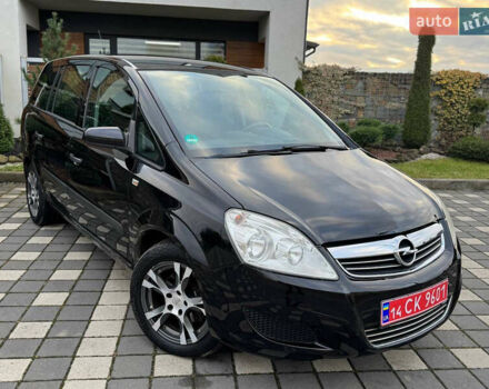 Черный Опель Зафира, объемом двигателя 1.8 л и пробегом 256 тыс. км за 6250 $, фото 2 на Automoto.ua