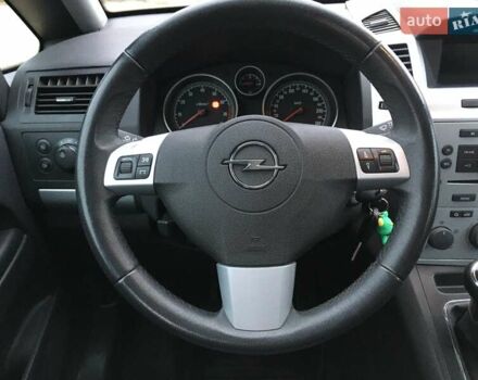 Черный Опель Зафира, объемом двигателя 1.6 л и пробегом 121 тыс. км за 6999 $, фото 27 на Automoto.ua