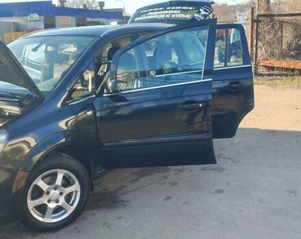 Черный Опель Зафира, объемом двигателя 1.6 л и пробегом 220 тыс. км за 7200 $, фото 7 на Automoto.ua