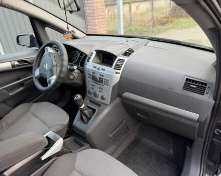 Чорний Опель Зафіра, об'ємом двигуна 1.6 л та пробігом 270 тис. км за 5600 $, фото 18 на Automoto.ua