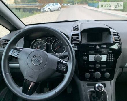 Черный Опель Зафира, объемом двигателя 1.8 л и пробегом 198 тыс. км за 6900 $, фото 9 на Automoto.ua