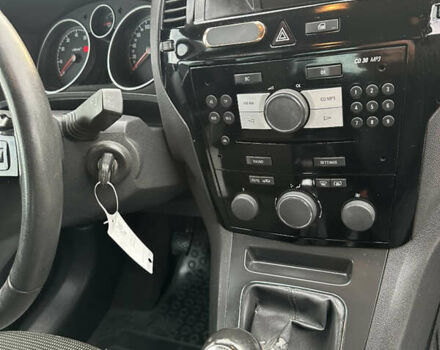 Черный Опель Зафира, объемом двигателя 1.6 л и пробегом 192 тыс. км за 5700 $, фото 8 на Automoto.ua