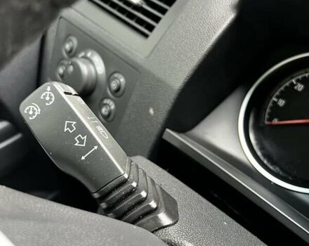 Чорний Опель Зафіра, об'ємом двигуна 0 л та пробігом 250 тис. км за 6899 $, фото 6 на Automoto.ua