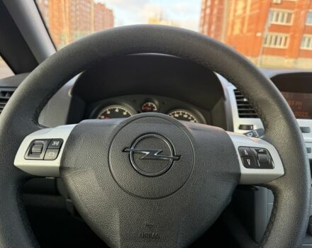 Черный Опель Зафира, объемом двигателя 1.6 л и пробегом 201 тыс. км за 7000 $, фото 10 на Automoto.ua