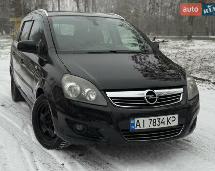 Черный Опель Зафира, объемом двигателя 1.7 л и пробегом 244 тыс. км за 7499 $, фото 3 на Automoto.ua