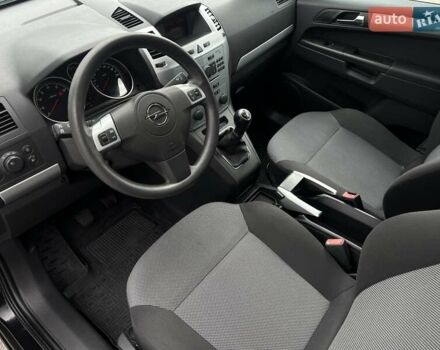 Черный Опель Зафира, объемом двигателя 1.8 л и пробегом 186 тыс. км за 7200 $, фото 19 на Automoto.ua