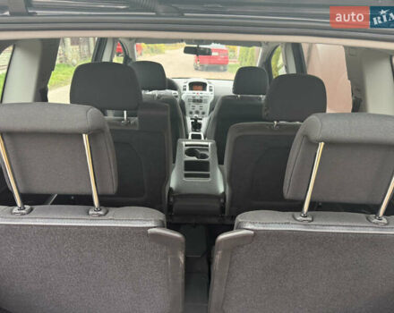 Черный Опель Зафира, объемом двигателя 1.6 л и пробегом 201 тыс. км за 7100 $, фото 60 на Automoto.ua