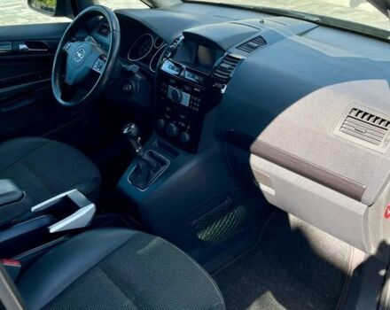Чорний Опель Зафіра, об'ємом двигуна 1.9 л та пробігом 182 тис. км за 2300 $, фото 9 на Automoto.ua
