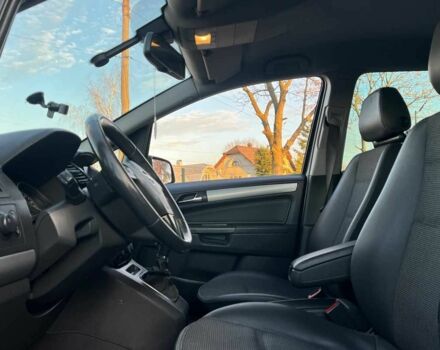 Черный Опель Зафира, объемом двигателя 1.7 л и пробегом 280 тыс. км за 7000 $, фото 8 на Automoto.ua