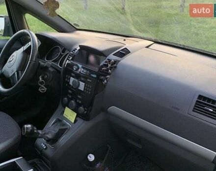 Черный Опель Зафира, объемом двигателя 1.69 л и пробегом 300 тыс. км за 6700 $, фото 3 на Automoto.ua