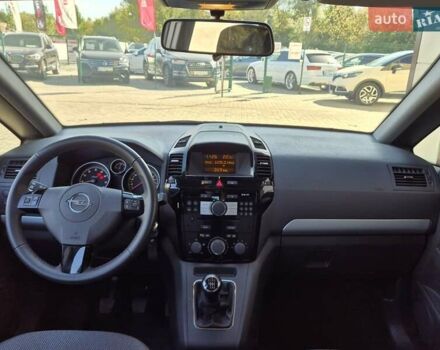Черный Опель Зафира, объемом двигателя 2.2 л и пробегом 165 тыс. км за 8699 $, фото 35 на Automoto.ua