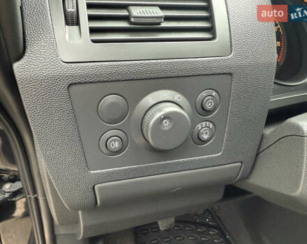 Черный Опель Зафира, объемом двигателя 1.6 л и пробегом 201 тыс. км за 7100 $, фото 24 на Automoto.ua