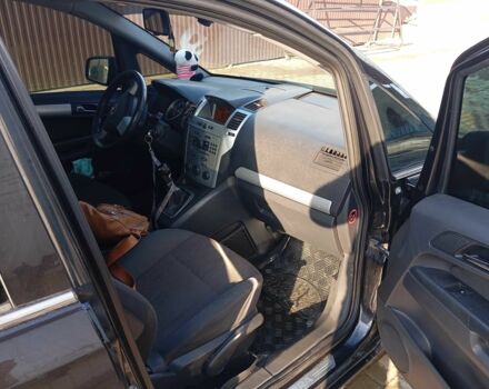 Опель Зафира 2010 в Верховине на Automoto.ua Черный Опель Зафира, объемом двигателя 1.7 л и пробегом 250 тыс. км за 6500 $, фото 9 на Automoto.ua