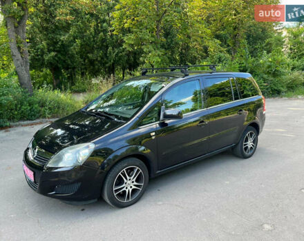 Черный Опель Зафира, объемом двигателя 1.8 л и пробегом 253 тыс. км за 7000 $, фото 3 на Automoto.ua