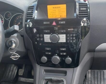 Черный Опель Зафира, объемом двигателя 1.7 л и пробегом 305 тыс. км за 7000 $, фото 7 на Automoto.ua