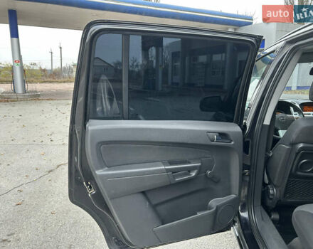 Черный Опель Зафира, объемом двигателя 1.91 л и пробегом 278 тыс. км за 6400 $, фото 28 на Automoto.ua