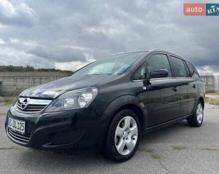 Черный Опель Зафира, объемом двигателя 1.8 л и пробегом 186 тыс. км за 7200 $, фото 3 на Automoto.ua