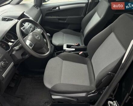 Черный Опель Зафира, объемом двигателя 1.8 л и пробегом 186 тыс. км за 7200 $, фото 18 на Automoto.ua