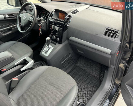 Черный Опель Зафира, объемом двигателя 1.9 л и пробегом 172 тыс. км за 8000 $, фото 20 на Automoto.ua