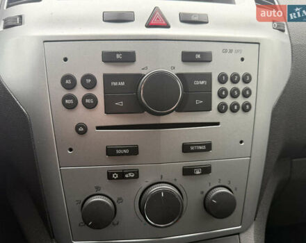 Черный Опель Зафира, объемом двигателя 1.6 л и пробегом 201 тыс. км за 7100 $, фото 32 на Automoto.ua