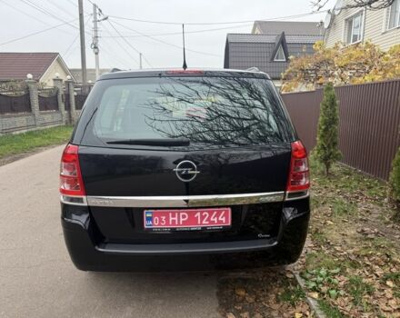 Черный Опель Зафира, объемом двигателя 1.6 л и пробегом 201 тыс. км за 7100 $, фото 4 на Automoto.ua