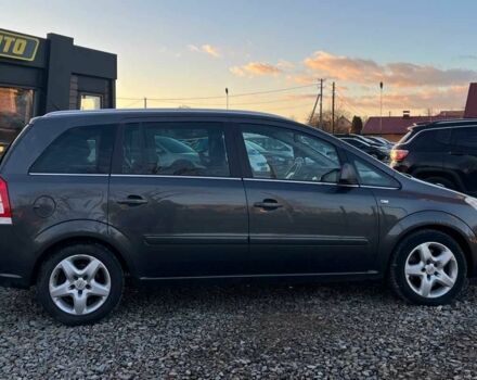 Черный Опель Зафира, объемом двигателя 1.7 л и пробегом 280 тыс. км за 7000 $, фото 7 на Automoto.ua