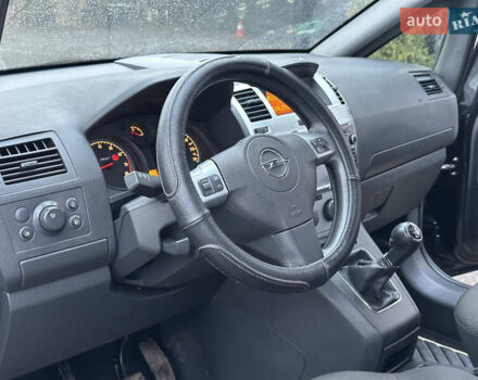 Черный Опель Зафира, объемом двигателя 1.6 л и пробегом 265 тыс. км за 6200 $, фото 13 на Automoto.ua