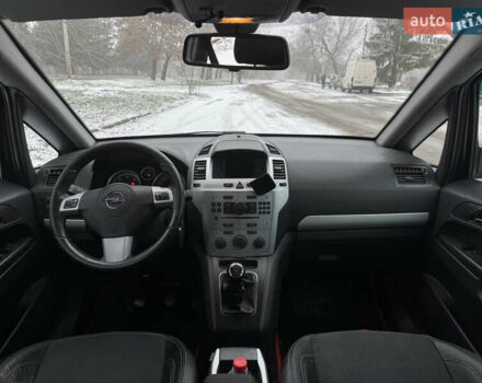 Черный Опель Зафира, объемом двигателя 1.7 л и пробегом 244 тыс. км за 7499 $, фото 60 на Automoto.ua