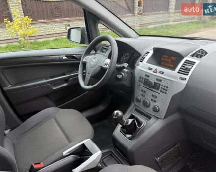 Черный Опель Зафира, объемом двигателя 1.6 л и пробегом 201 тыс. км за 7100 $, фото 35 на Automoto.ua