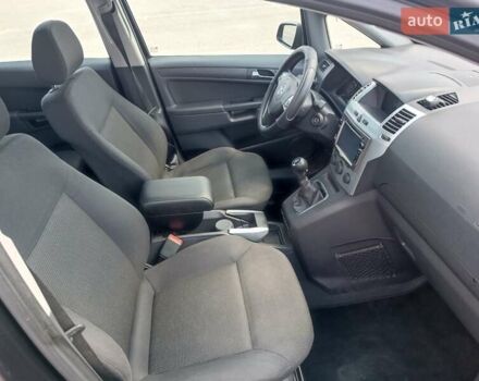 Черный Опель Зафира, объемом двигателя 0 л и пробегом 260 тыс. км за 5950 $, фото 22 на Automoto.ua