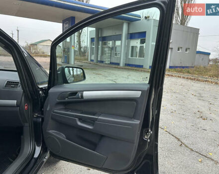 Черный Опель Зафира, объемом двигателя 1.91 л и пробегом 278 тыс. км за 6400 $, фото 33 на Automoto.ua