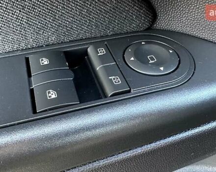 Черный Опель Зафира, объемом двигателя 1.6 л и пробегом 200 тыс. км за 6550 $, фото 17 на Automoto.ua