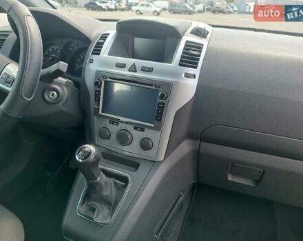 Черный Опель Зафира, объемом двигателя 0 л и пробегом 260 тыс. км за 5950 $, фото 23 на Automoto.ua