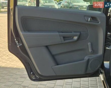 Черный Опель Зафира, объемом двигателя 2.2 л и пробегом 165 тыс. км за 8699 $, фото 25 на Automoto.ua