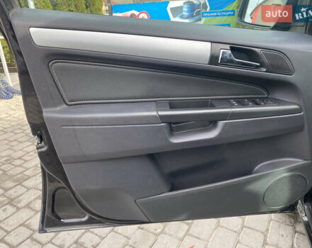 Черный Опель Зафира, объемом двигателя 1.7 л и пробегом 214 тыс. км за 6900 $, фото 5 на Automoto.ua