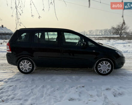 Черный Опель Зафира, объемом двигателя 1.6 л и пробегом 201 тыс. км за 7000 $, фото 6 на Automoto.ua